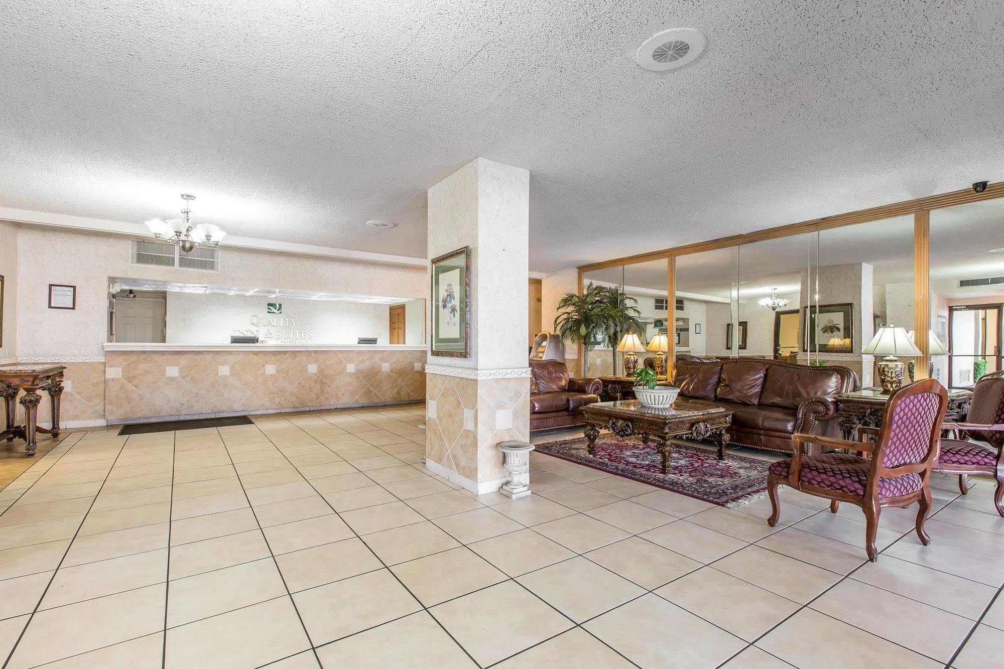 Quality Inn & Suites Waycross Exterior photo